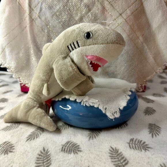Wild Republic White Shark Wrist Hugger Plush - Picture 1 of 4